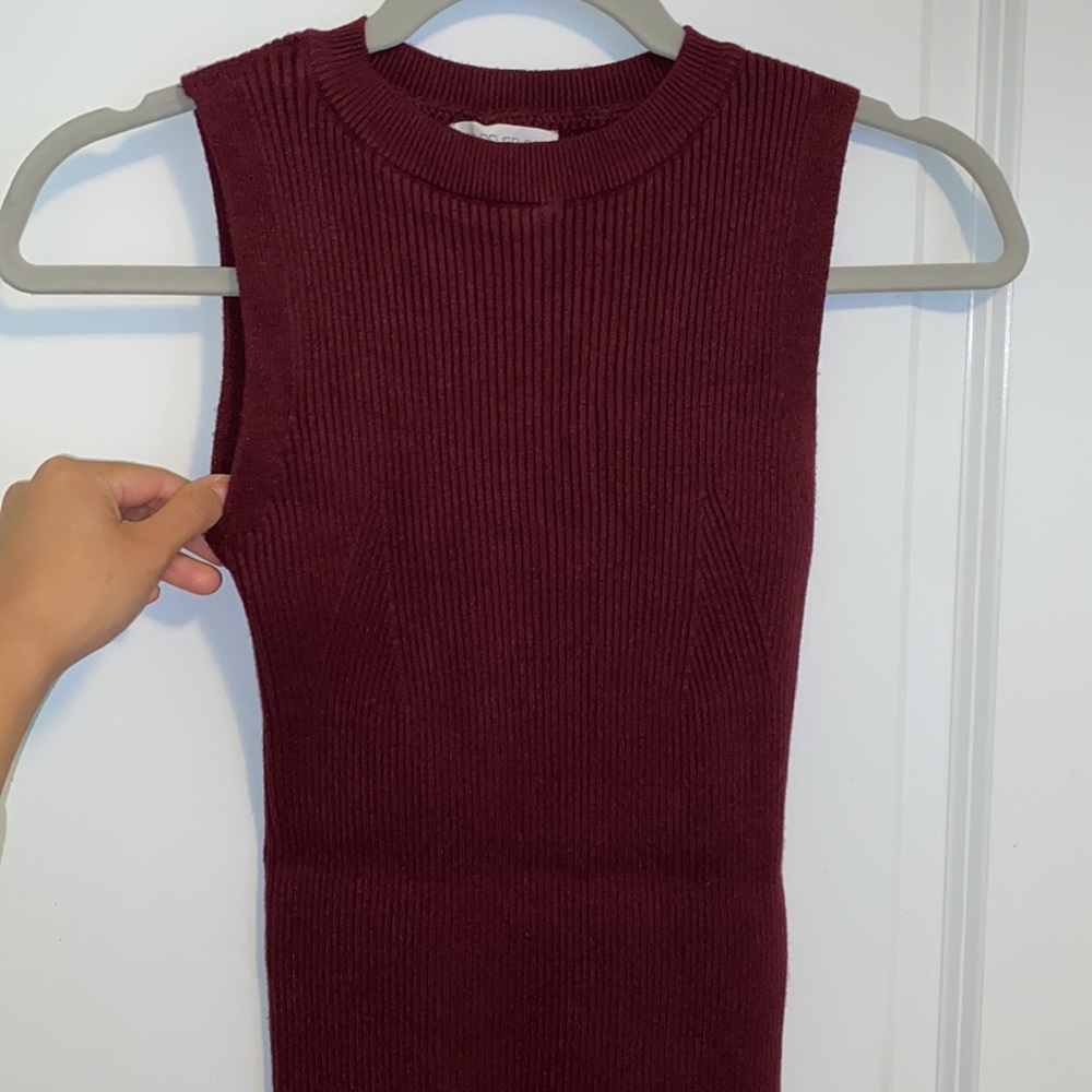 Forever 21 Burgundy sleeveless dress.
